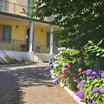 The Ortensia, Our With View, Spacious Park-facing Balcony And Private External Bathroom At The Isabella 3*