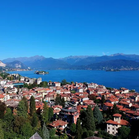 Lake View Ortensia Room With Balcony And Private Bathroom At Villa Isabella Stresa Retreat Ages 6 Plus 3*