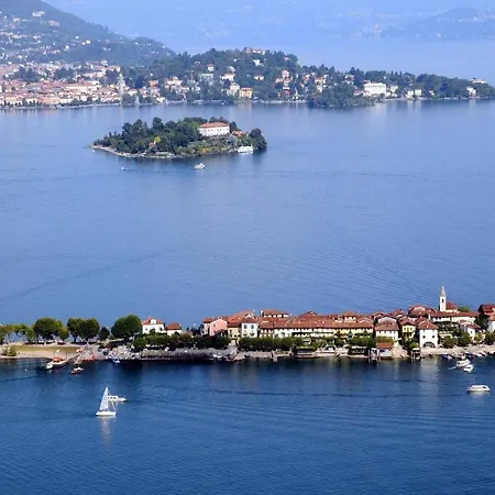 L'ortensia Della Isabella, Con Vista Lago, Balcone Sul Parco E Bagno Esclusivo All'esterno Della