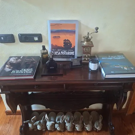 The Ortensia, Our With View, Spacious Park-facing Balcony And Private External Bathroom At The Isabella ستريزا