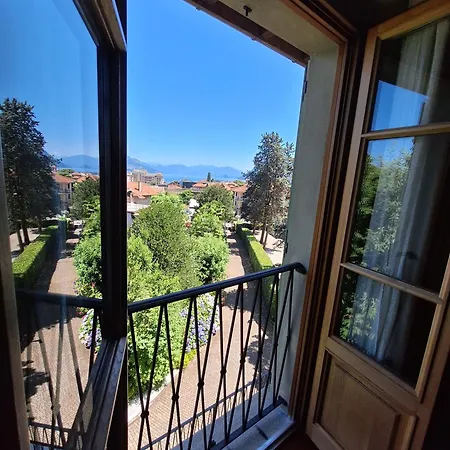 Pensión L'ortensia Della Isabella, Con Vista Lago, Balcone Sul Parco E Bagno Esclusivo All'esterno Della *