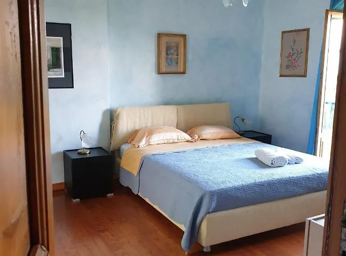 The Ortensia, Our With View, Spacious Park-facing Balcony And Private External Bathroom At The Isabella Konukevi