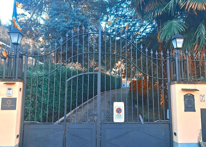 Konukevi The Ortensia, Our With View, Spacious Park-facing Balcony And Private External Bathroom At The Isabella Stresa