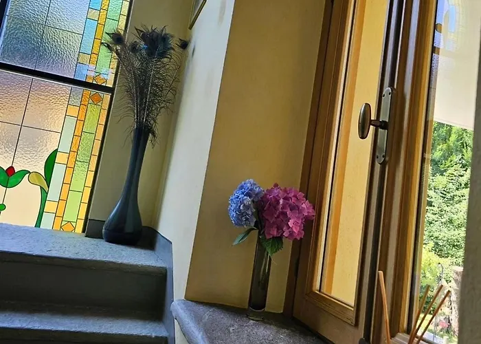 The Ortensia, Our With View, Spacious Park-facing Balcony And Private External Bathroom At The Isabella