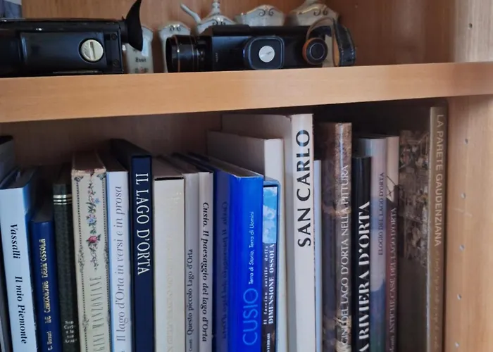 The Ortensia, Our With View, Spacious Park-facing Balcony And Private External Bathroom At The Isabella