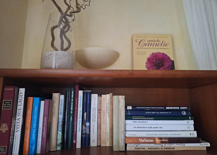 The Ortensia, Our With View, Spacious Park-facing Balcony And Private External Bathroom At The Isabella 게스트하우스