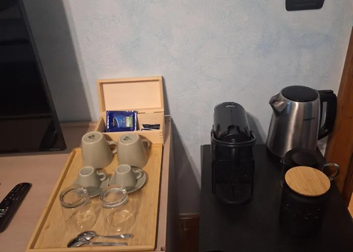 The Ortensia, Our With View, Spacious Park-facing Balcony And Private External Bathroom At The Isabella 스트레사