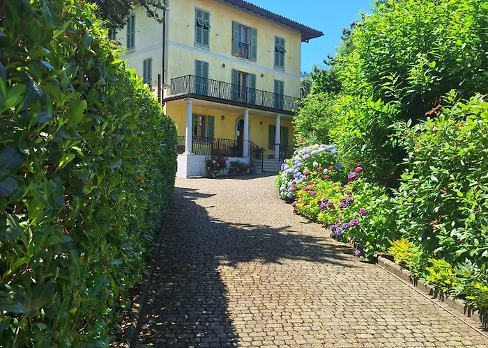 Konukevi The Ortensia, Our With View, Spacious Park-facing Balcony And Private External Bathroom At The Isabella 3*