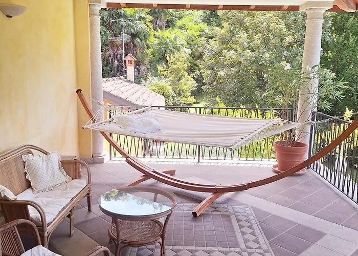 The Ortensia, Our With View, Spacious Park-facing Balcony And Private External Bathroom At The Isabella 3* 스트레사