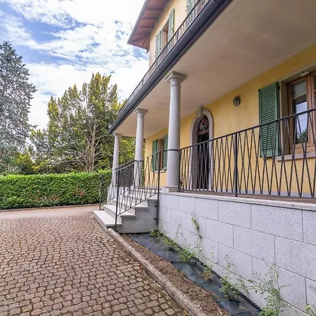 L'ortensia Della Isabella, Con Vista Lago, Balcone Sul Parco E Bagno Esclusivo All'esterno Della