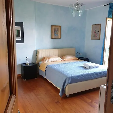 L'ortensia Della Isabella, Con Vista Lago, Balcone Sul Parco E Bagno Esclusivo All'esterno Della بيت ضيافة