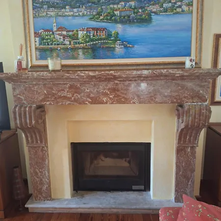 بيت ضيافة L'ortensia Della Isabella, Con Vista Lago, Balcone Sul Parco E Bagno Esclusivo All'esterno Della *