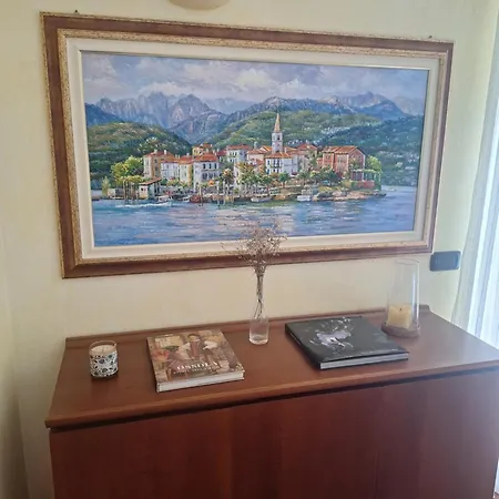 بيت ضيافة L'ortensia Della Isabella, Con Vista Lago, Balcone Sul Parco E Bagno Esclusivo All'esterno Della ستريزا