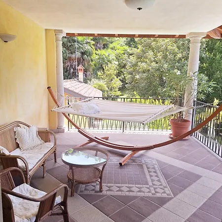The Ortensia, Our With View, Spacious Park-facing Balcony And Private External Bathroom At The Isabella 3* ストレーザ